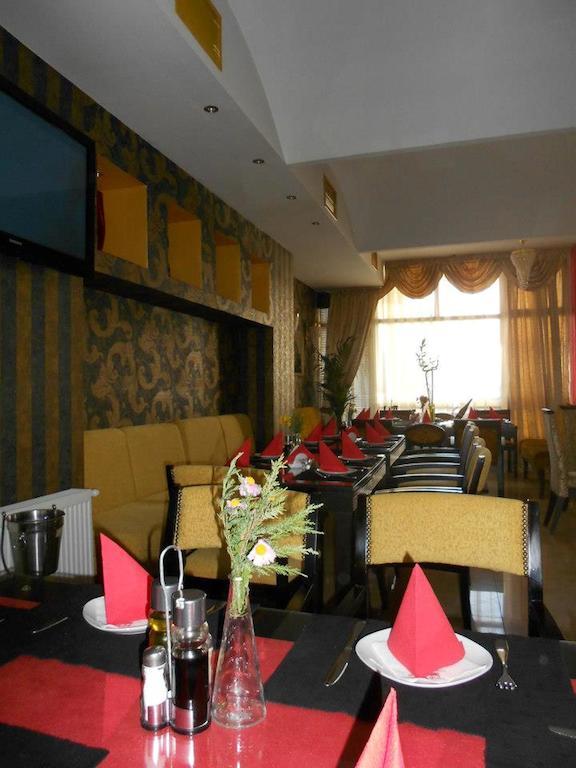 Gala-Garden Hotel Bitola Esterno foto